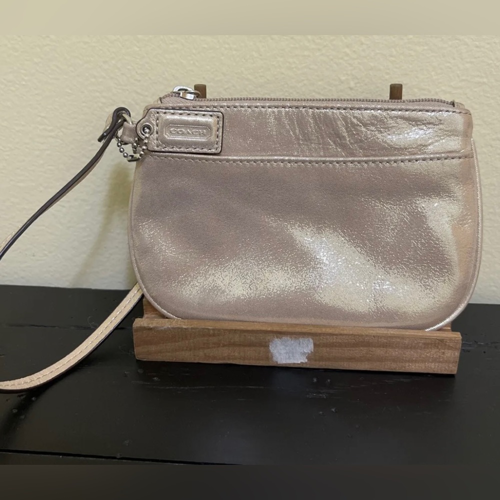 Lot of 3 Coach wristlets/wallets - Good Condition 👍🏻 - Picture 6 of 6